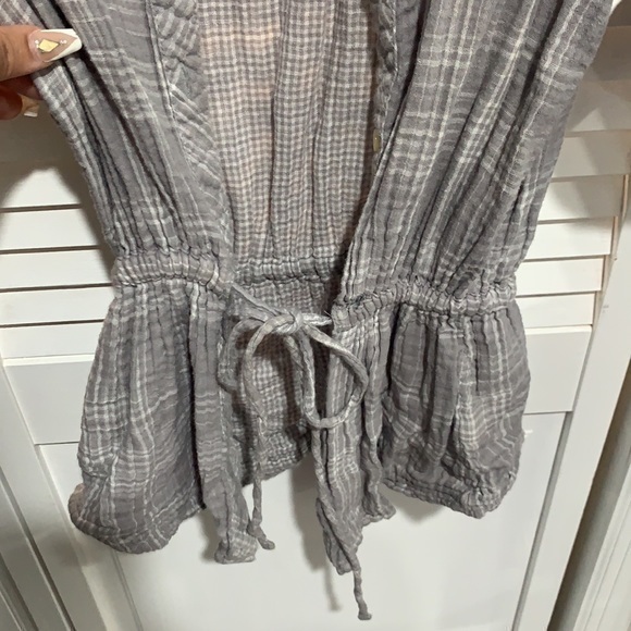 Old Navy Gray & white plaid flannel with waist tie - Picture 9 of 9